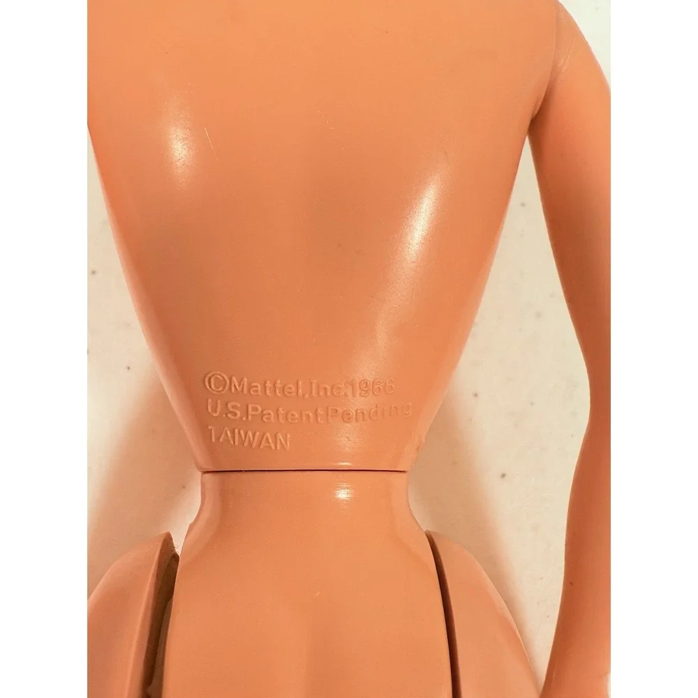 Vintage 1975 Ballerina Barbie Doll #9093 NUDE with bendable legs READ